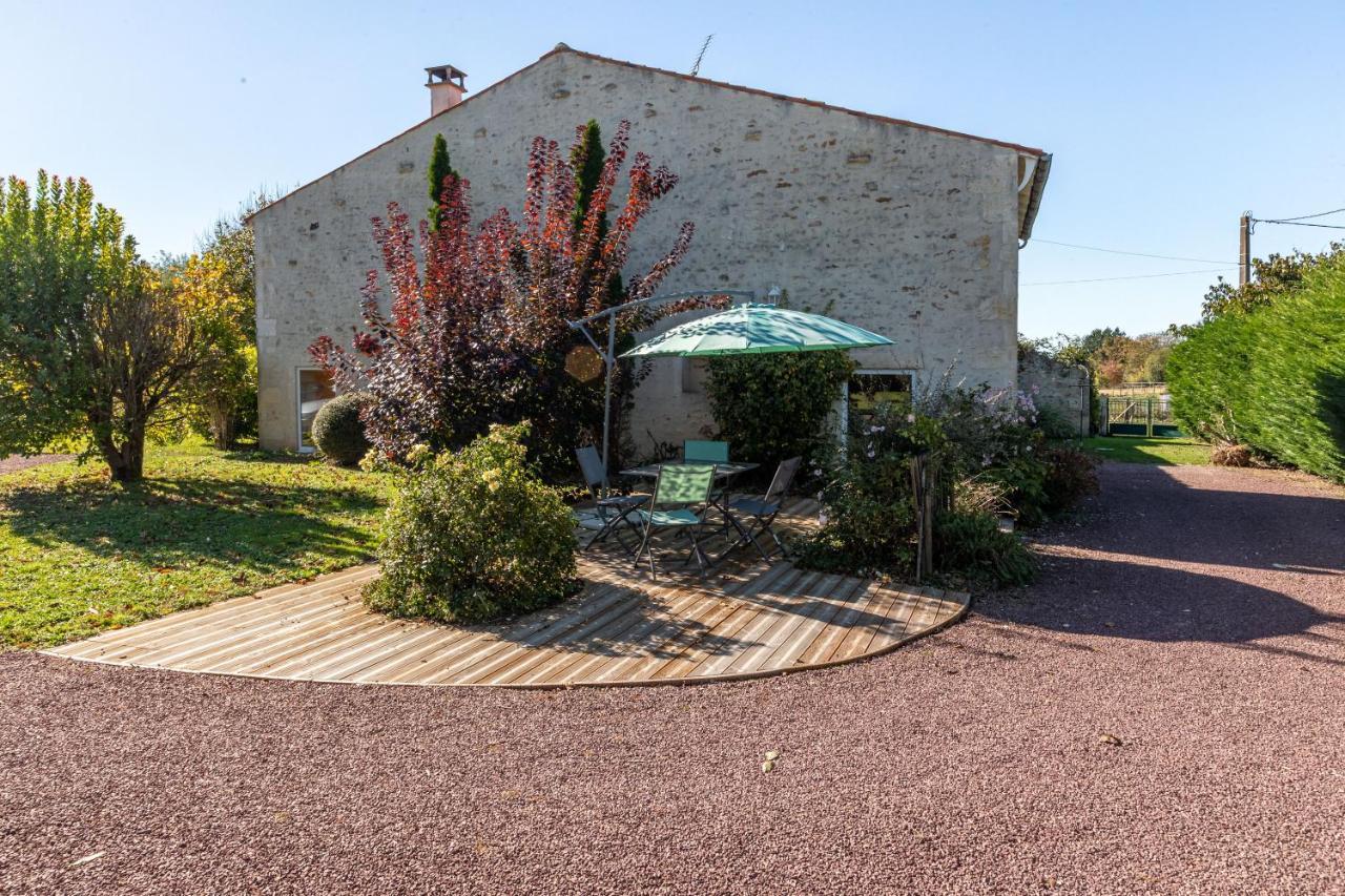 Gite Luludine Varzay Buitenkant foto